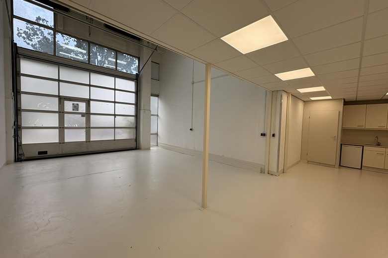 BedrijfsruimteaanNeutronstraat 7 7<br/> inGroningen