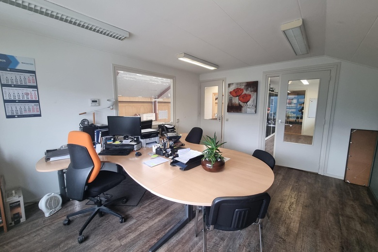 BedrijfsruimteaanIndustrieweg 21 a<br/> inVuren