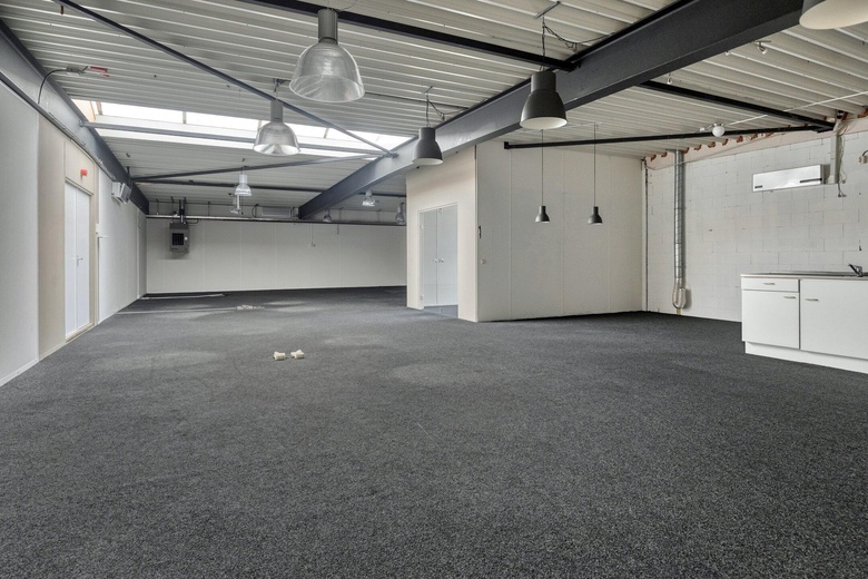 BedrijfsruimteaanSolingenstraat 49<br/> inDeventer