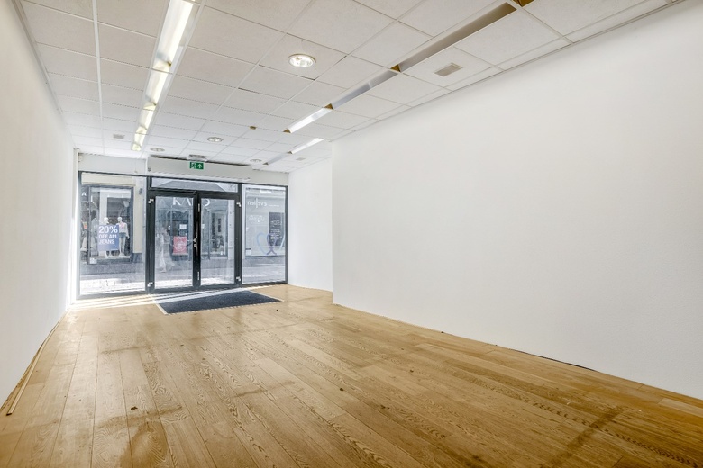 WinkelruimteaanSteenweg 18<br/> inRoermond