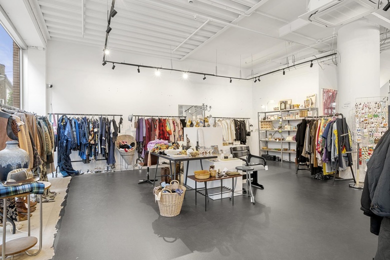 WinkelruimteaanDwingelstraat 8<br/> inArnhem WinkelruimteaanDwingelstraat 8<br/> inArnhem