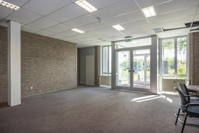BedrijfsruimteaanKlarenanstelerweg 5<br/> inKerkrade BedrijfsruimteaanKlarenanstelerweg 5<br/> inKerkrade