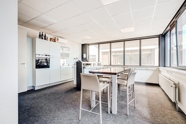 BedrijfsruimteaanWestbaan 275<br/> inMoordrecht BedrijfsruimteaanWestbaan 275<br/> inMoordrecht