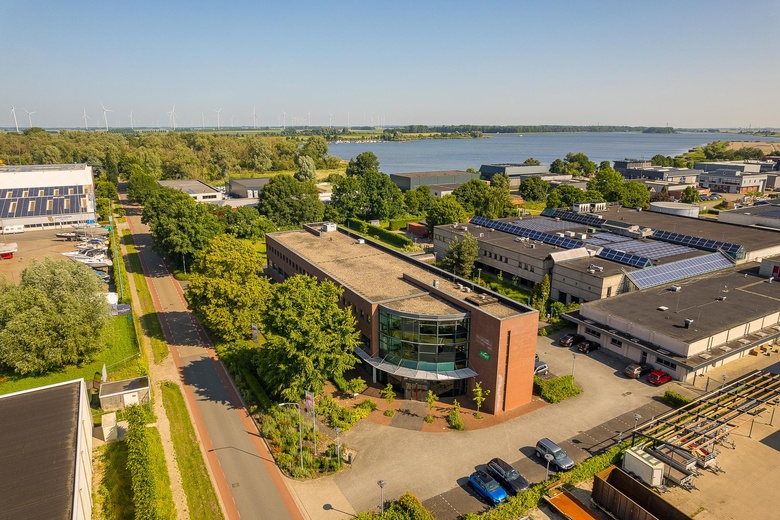 KantoorruimteaanJ.P. Broekhovenstraat 16<br/> inElburg