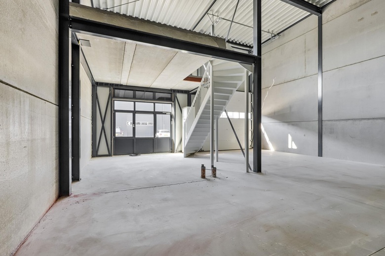 BedrijfsruimteaanSippenbroek 11<br/> inZutphen BedrijfsruimteaanSippenbroek 11<br/> inZutphen