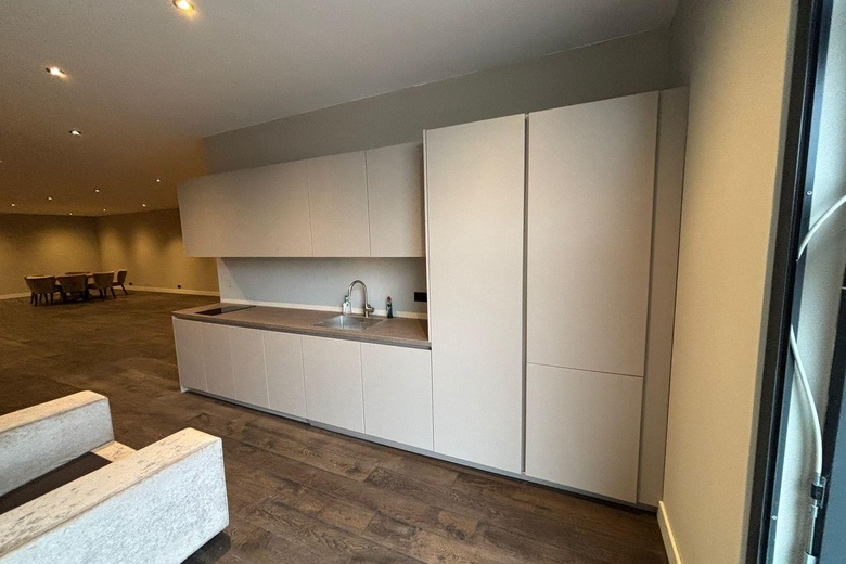 BedrijfsruimteaanSiloweg 13<br/> inDen Bosch BedrijfsruimteaanSiloweg 13<br/> inDen Bosch