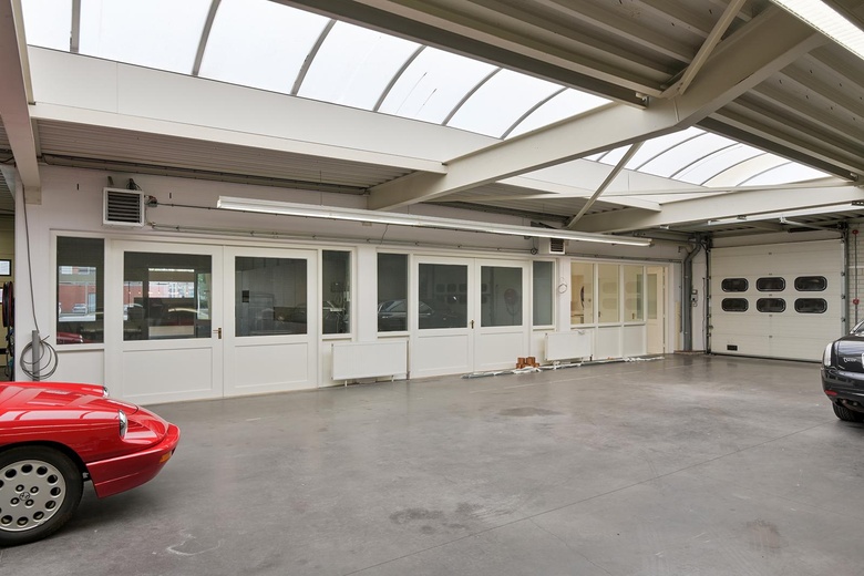 BedrijfsruimteaanHofkamp 31<br/> inGeleen BedrijfsruimteaanHofkamp 31<br/> inGeleen
