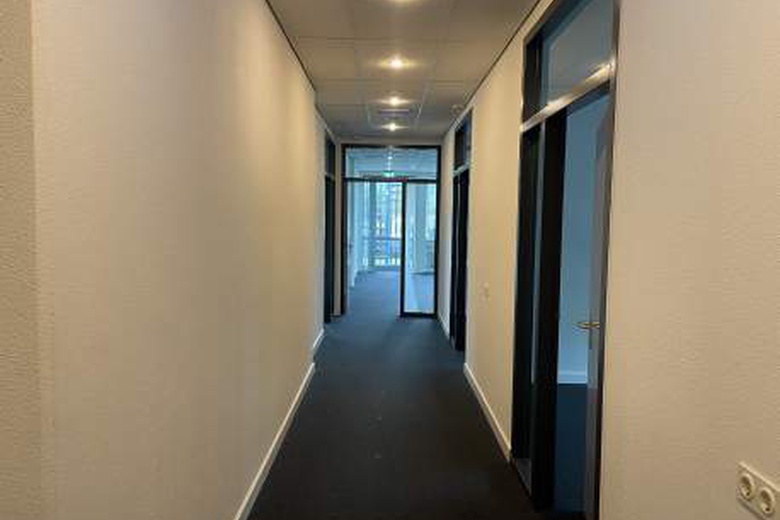 KantoorruimteaanSluisweg 200 Advertentie<br/> inDen Bosch KantoorruimteaanSluisweg 200 Advertentie<br/> inDen Bosch