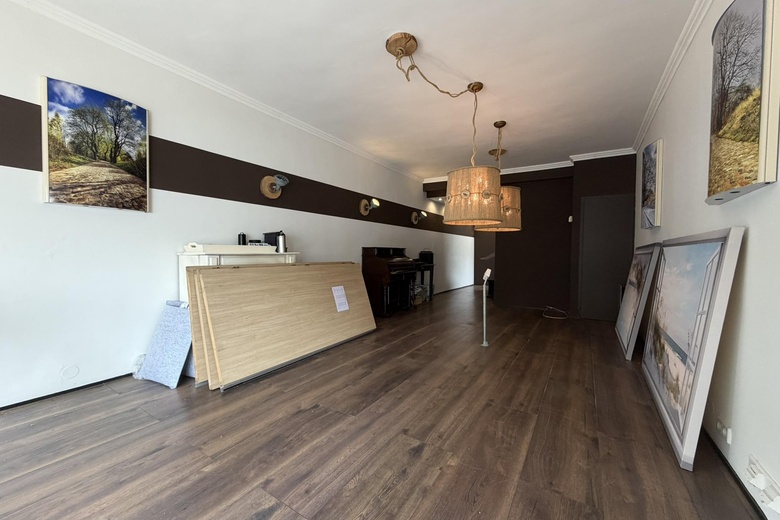 WinkelruimteaanVoorstraat 26<br/> inPoeldijk