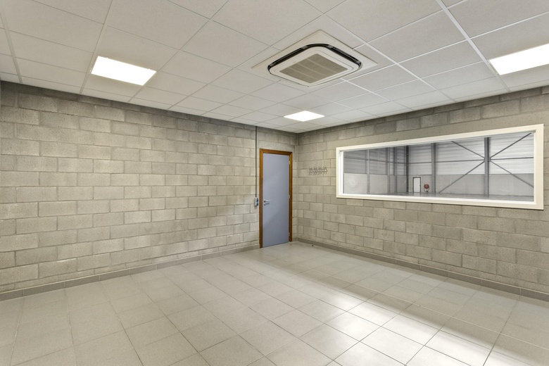 BedrijfsruimteaanHandelsstraat 9<br/> inSittard BedrijfsruimteaanHandelsstraat 9<br/> inSittard
