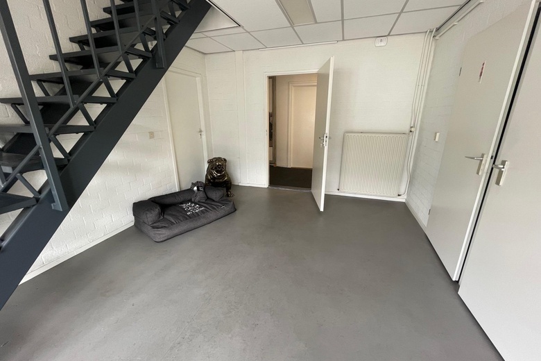 BedrijfsruimteaanElftweg 40 - 42<br/> inRaamsdonksveer