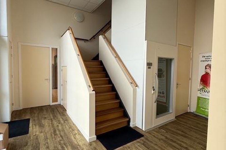 BedrijfsruimteaanWalnootberg 14<br/> inEemnes