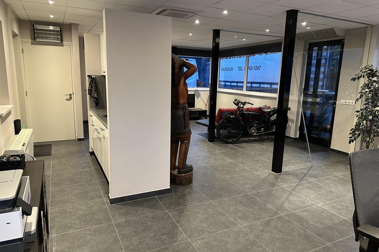 BedrijfsruimteaanHoofdstraat 91<br/> inZenderen