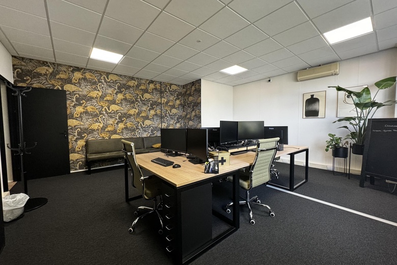 Bekijk foto Kantoorruimte aan de Industrieweg 18 in Culemborg