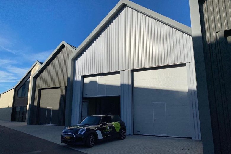 Bekijk foto 1 van Hoekeindseweg 147