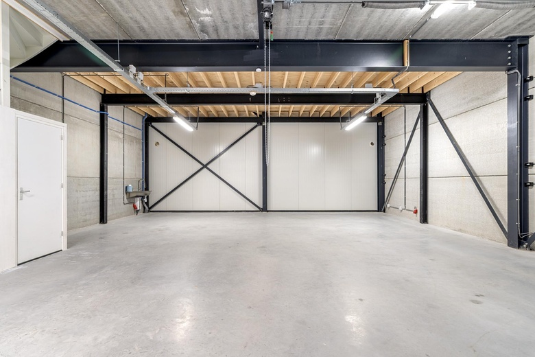 BedrijfsruimteaanExpeditieweg 8 r<br/> inAndelst