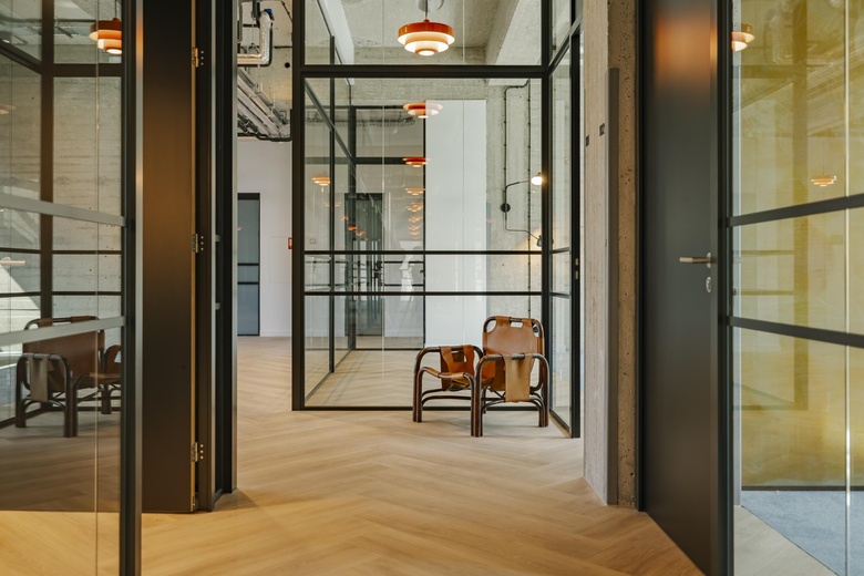 BedrijfsruimteaanHaarlemmerstraatweg 13<br/> inHalfweg