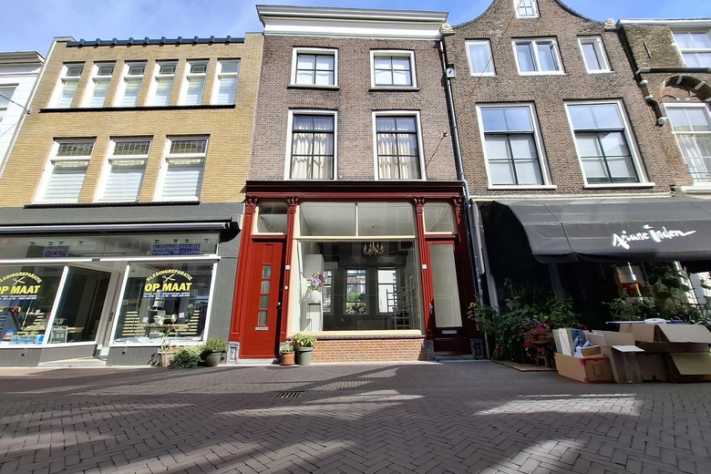 WinkelruimteaanVoorstraat 419<br/> inDordrecht WinkelruimteaanVoorstraat 419<br/> inDordrecht