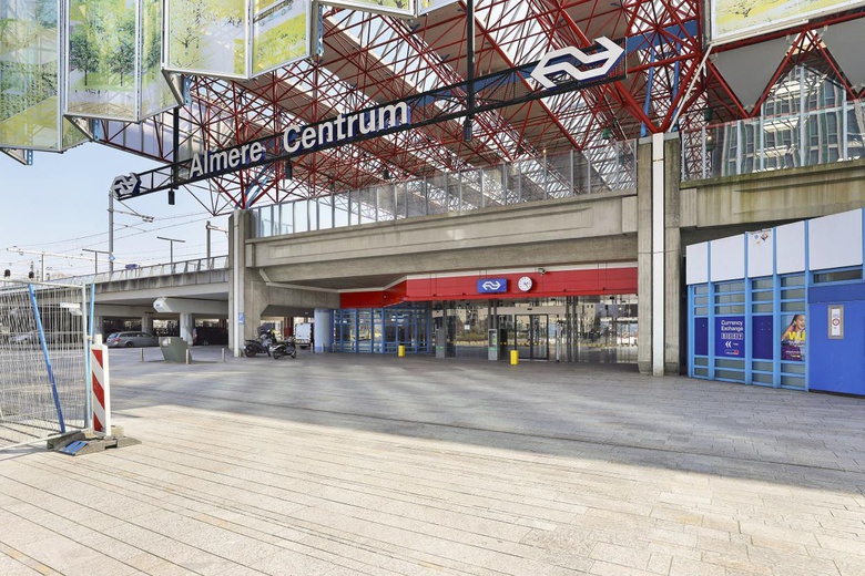 KantoorruimteaanMandelaplein 1<br/> inAlmere KantoorruimteaanMandelaplein 1<br/> inAlmere