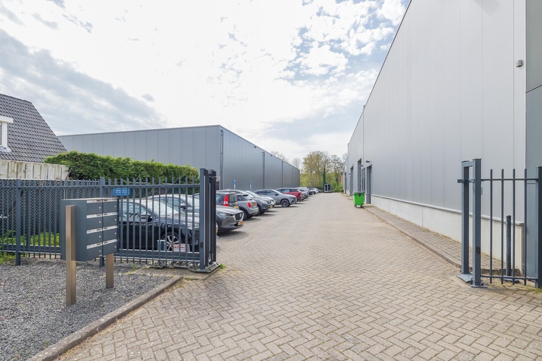 BedrijfsruimteaanIndustriekade 18 d<br/> inSassenheim