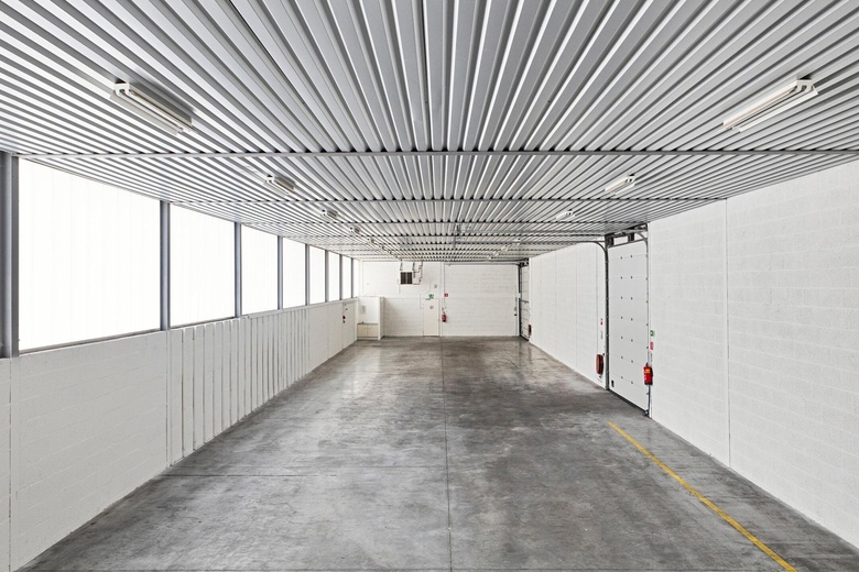 BedrijfsruimteaanWijnkorenstraat 7<br/> inRoosendaal BedrijfsruimteaanWijnkorenstraat 7<br/> inRoosendaal