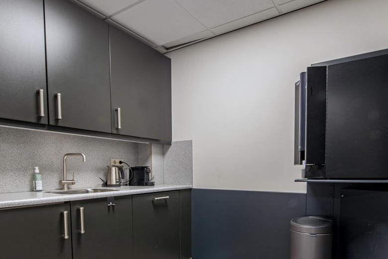 KantoorruimteaanDahliastraat 94<br/> inBergen op Zoom KantoorruimteaanDahliastraat 94<br/> inBergen op Zoom