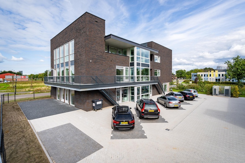 Bekijk foto 1 van Plantageweg 1 - 3