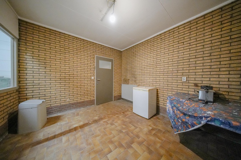 BedrijfsruimteaanOranjelaan 42 j<br/> inBeek en Donk