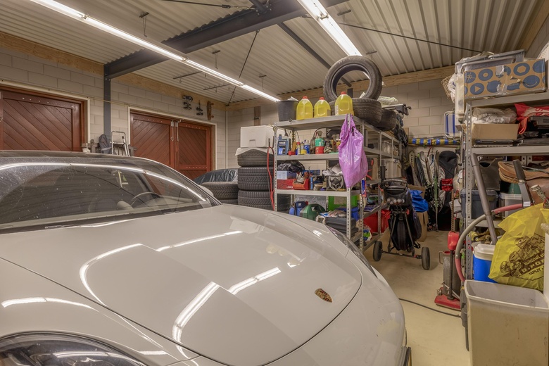 BedrijfsruimteaanM. Beenstraat 16<br/> inSpijkenisse