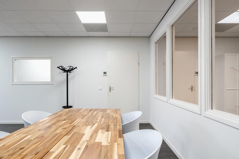 KantoorruimteaanDirck Uytenboogaertstraat 9<br/> inZwijndrecht