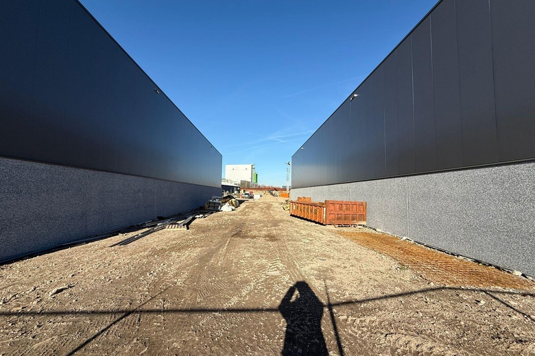 BedrijfsruimteaanPieter Hoebeeweg 4 - 8<br/> inDordrecht