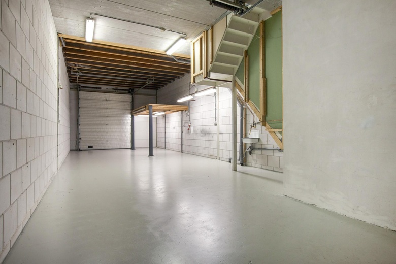 BedrijfsruimteaanLeeghwaterstraat 33 05<br/> inReeuwijk BedrijfsruimteaanLeeghwaterstraat 33 05<br/> inReeuwijk
