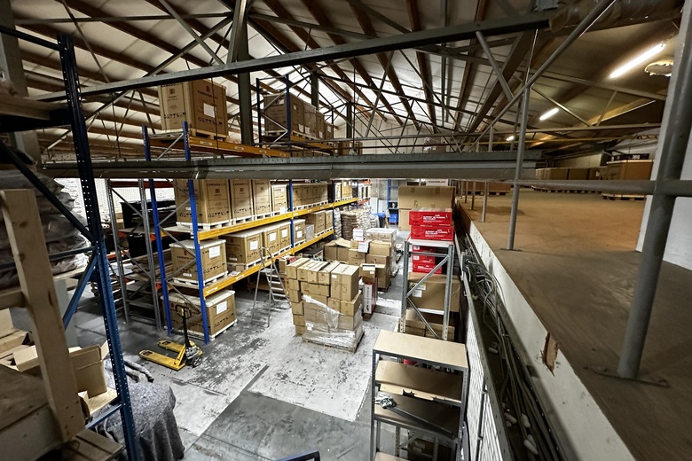 BedrijfsruimteaanLoswal 5 a<br/> inDussen