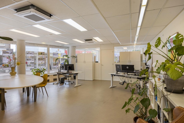 WinkelruimteaanLaanstraat 91<br/> inBaarn WinkelruimteaanLaanstraat 91<br/> inBaarn