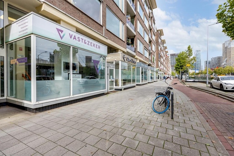 Bekijk foto Winkelruimte aan de Schiedamsedijk 82 A in Rotterdam Bekijk foto Winkelruimte aan de Schiedamsedijk 82 A in Rotterdam