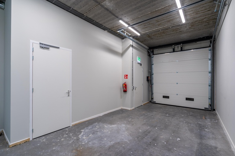 BedrijfsruimteaanEemmeerlaan 2 L<br/> inWeesp