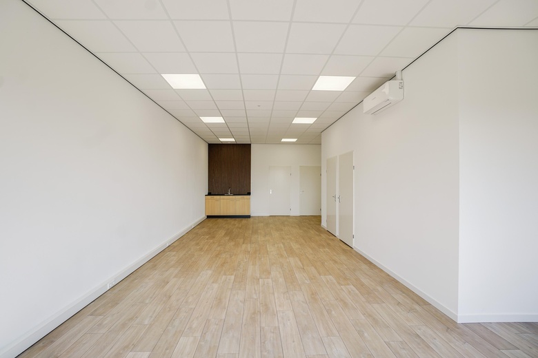 BedrijfsruimteaanMiddelblok 136 d<br/> inGouderak