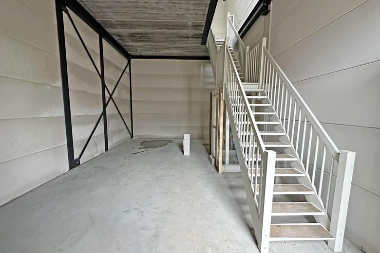 BedrijfsruimteaanOosteinde 5 a 12<br/> inBarendrecht