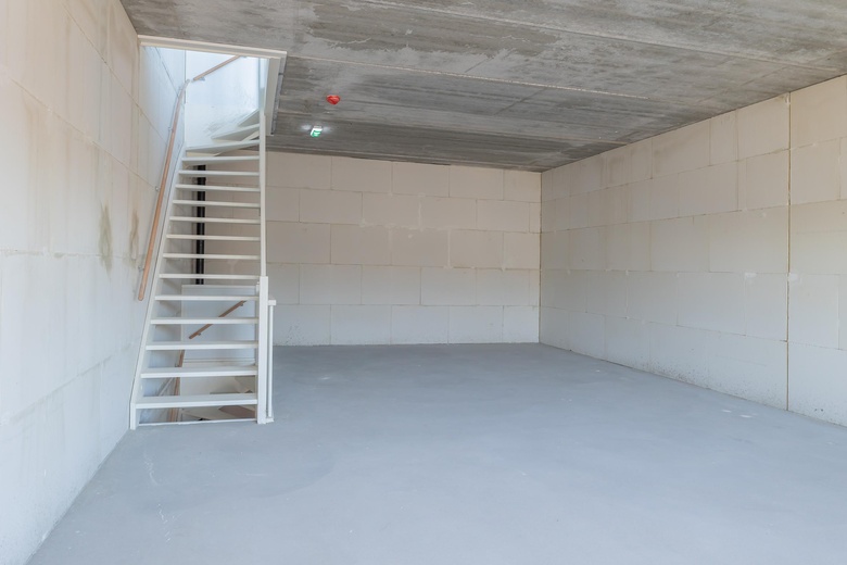 BedrijfsruimteaanCilinderweg 75<br/> inRoelofarendsveen