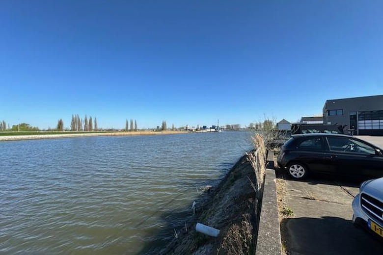 BedrijfsruimteaanMiddelblok 138<br/> inGouderak