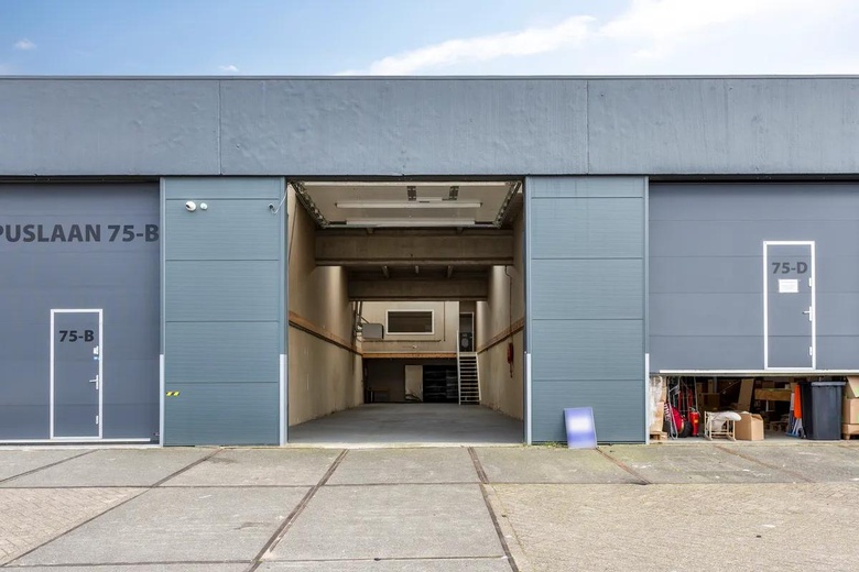 BedrijfsruimteaanPampuslaan 75<br/> inWeesp