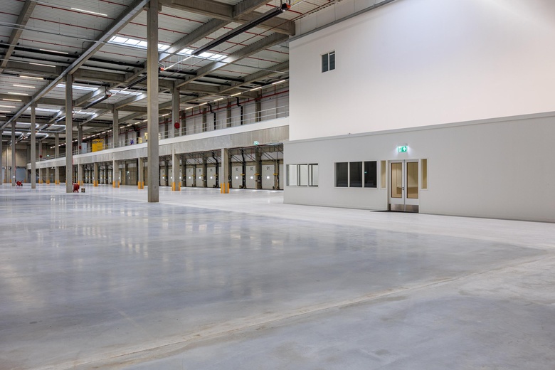 BedrijfsruimteaanRietgraaf 10 - 12<br/> inOosterhout