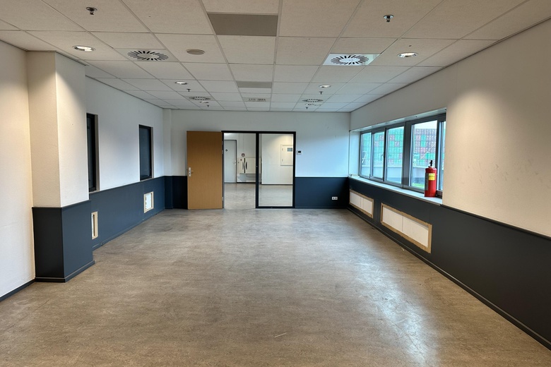 BedrijfsruimteaanKoerilenstraat 9<br/> inMaasvlakte Rotterdam