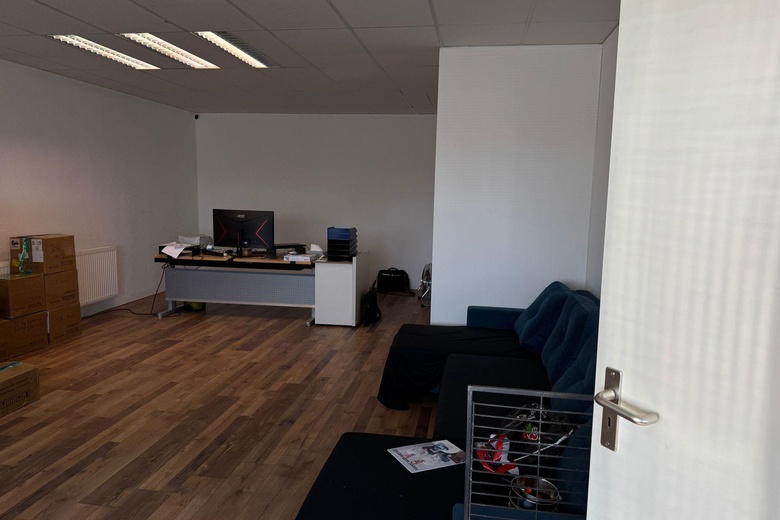 BedrijfsruimteaanPopovstraat 32<br/> inZwolle BedrijfsruimteaanPopovstraat 32<br/> inZwolle