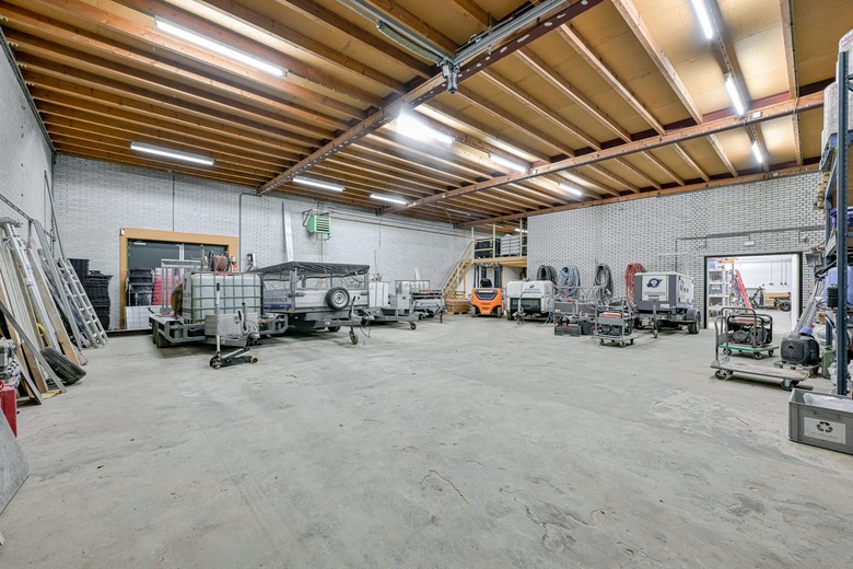 BedrijfsruimteaanIndustrieweg 44<br/> inWormerveer BedrijfsruimteaanIndustrieweg 44<br/> inWormerveer
