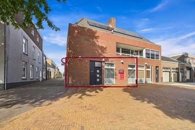 Bekijk foto 2 van Markt 16