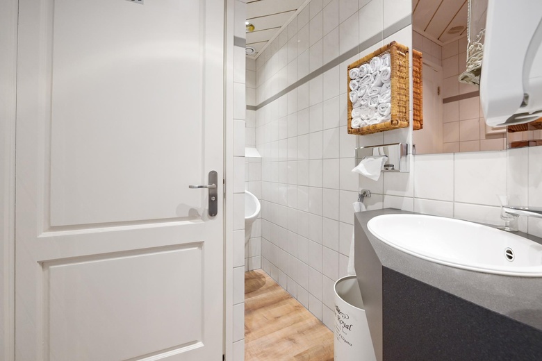 BedrijfsruimteaanWarmoesstraat 37<br/> inWormerveer BedrijfsruimteaanWarmoesstraat 37<br/> inWormerveer