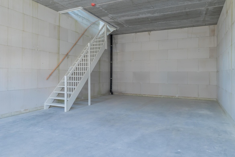 BedrijfsruimteaanCilinderweg 75<br/> inRoelofarendsveen