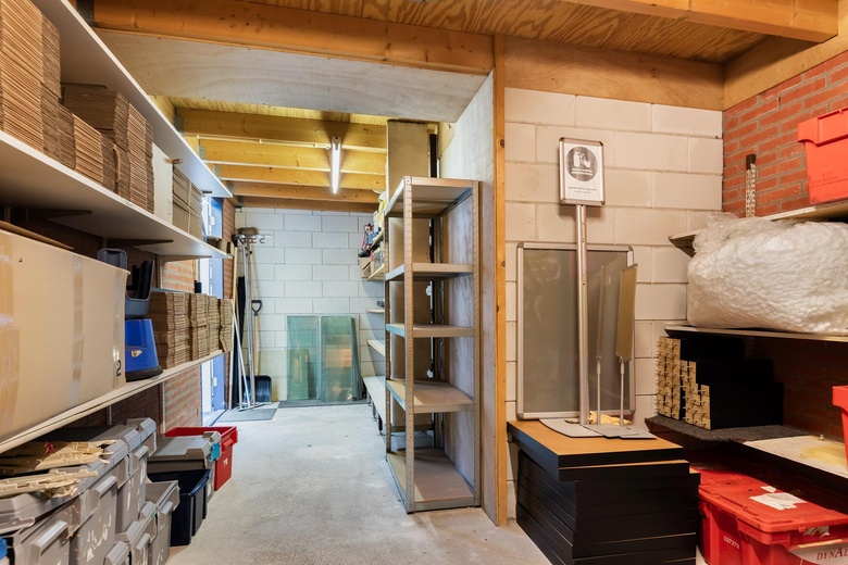 WinkelruimteaanLoenenseweg 6<br/> inEerbeek WinkelruimteaanLoenenseweg 6<br/> inEerbeek