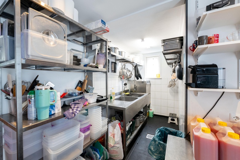 WinkelruimteaanStationsweg 31<br/> inOostvoorne